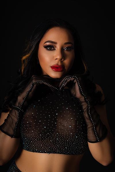 VERONIKA CRUZ